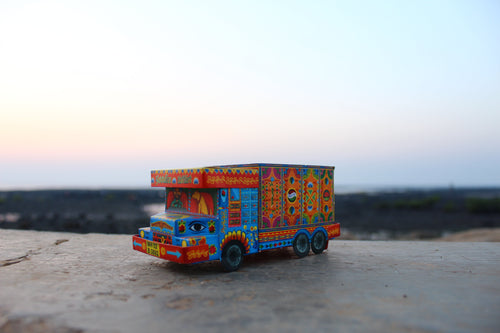 DIY Truck - BLUE, Craft Kit, Ideal for Home DÃ©cor, Fun and Creative DIY Project