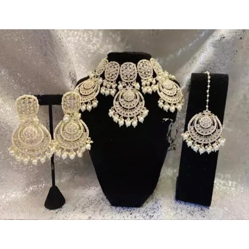 Luxurious White Kundan Choker Necklace Set, Earrings and Tikka - Bridal Jewelry Collection, Traditional Indian Wedding Jewelry (Set of 2)