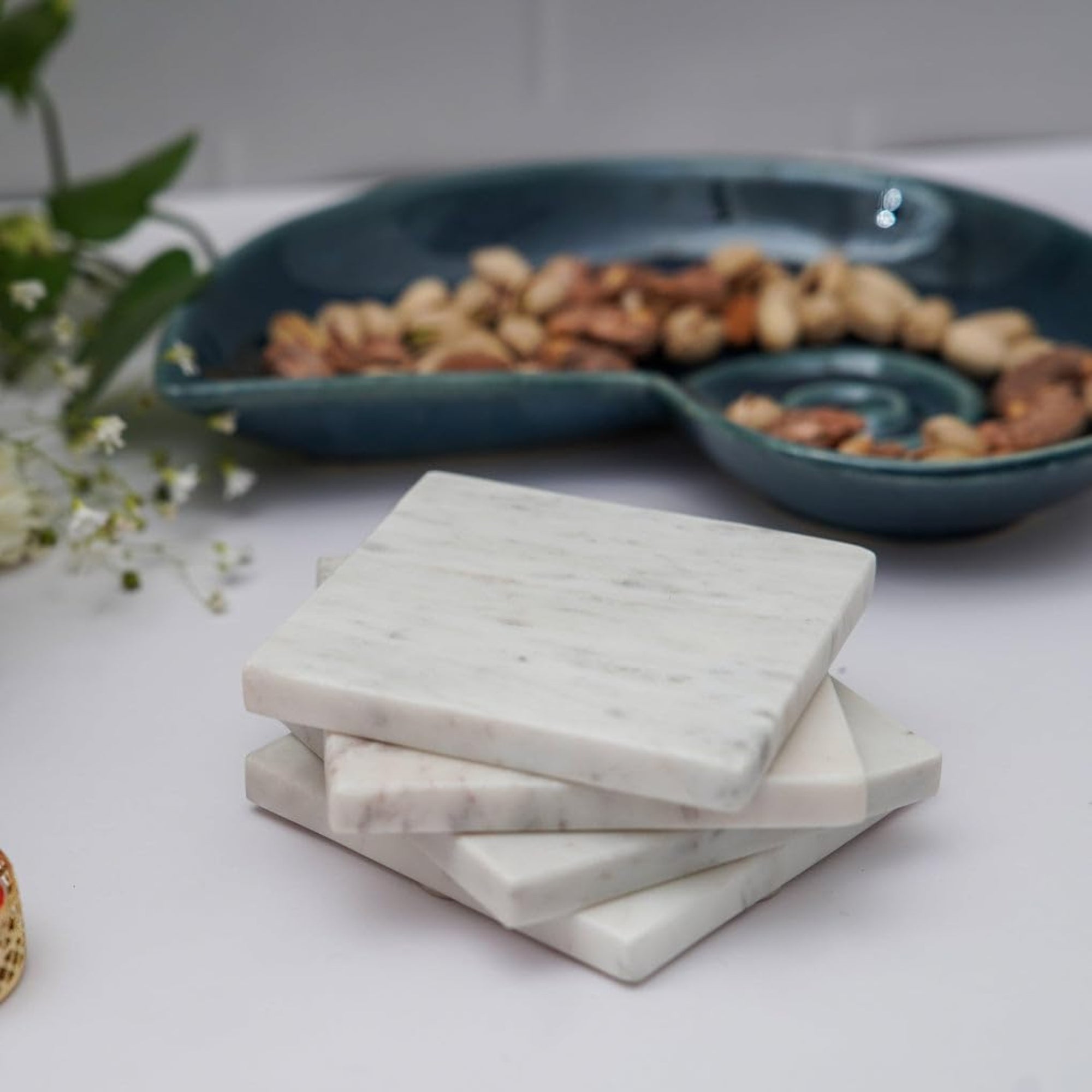 White Marble Square Coasters - Elegant Anti-Skid Heat-Resistant Home Accessories, Protect Surfaces, Ideal for Serving Drinks, Coffee or Tea (10x10 cm ) Set of 4