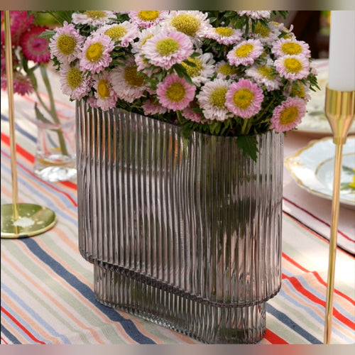 Smokey Fluted Vase, Glass with Classic Fluted Design and Elegant Dark Grey Finish, Perfect for Dried Pampas or Fresh Flowers, Ideal for Enhancing Entrance, Living Rooms, and Dining Spaces, Stylish Home DÃ©cor Accent (Grey)