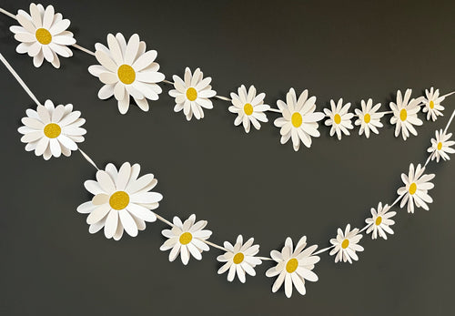 White Daisy Flower Paper Bunting, Decorative Accent, Perfect for Party DÃ©cor, Elegant Floral Design (Set of 10)