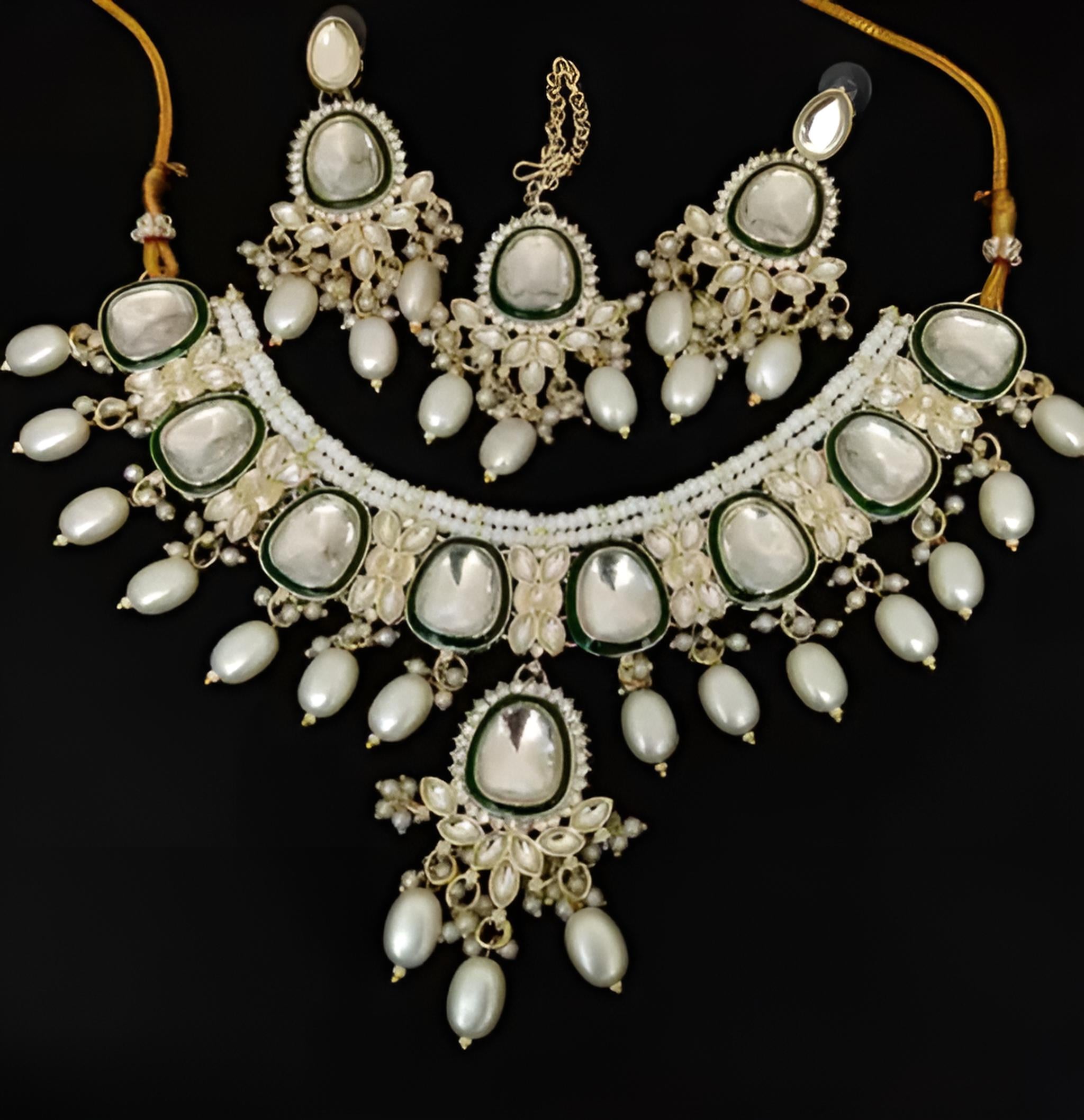 Exquisite Pearl and Emerald Necklace Set, Traditional Indian Wedding Jewelry (Set of 2)