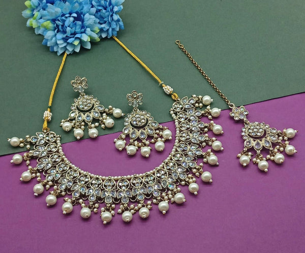 Elegant White and Gold Indian Bridal Jewelry Set, Kundan and Beads, Traditional Indian Wedding Jewelry (Set of 2)