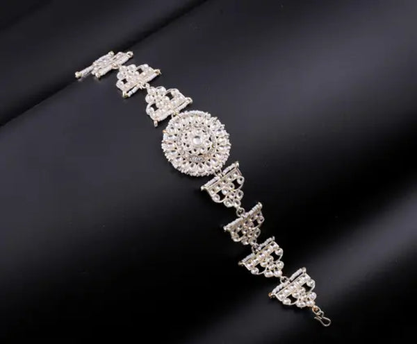 Exquisite Pearl and Gold Bridal Hair Accessories, Traditional Indian Wedding Jewelry, (Set of 1)