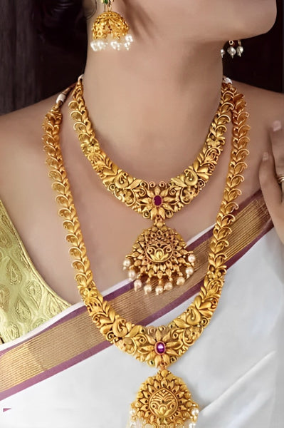 Exquisite Gold-Plated Indian Bridal Jewelry Set, Necklace, Earrings, and Tikka, Traditional Indian Wedding Jewelry (Set of 2)