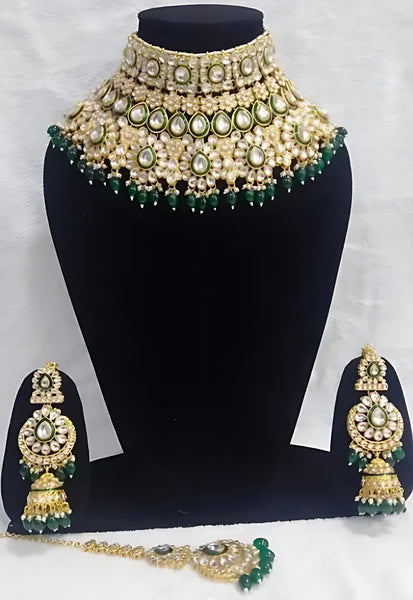 Royal Kundan Bridal Choker Necklace Set, Maang Tikka and Earrings, Traditional Indian Wedding Jewelry (Set of 2)