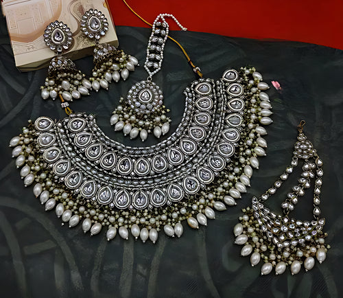 Exquisite Kundan Meena Bridal Necklace Set, Matching Earrings and Tikka, Traditional Indian Wedding Jewelry