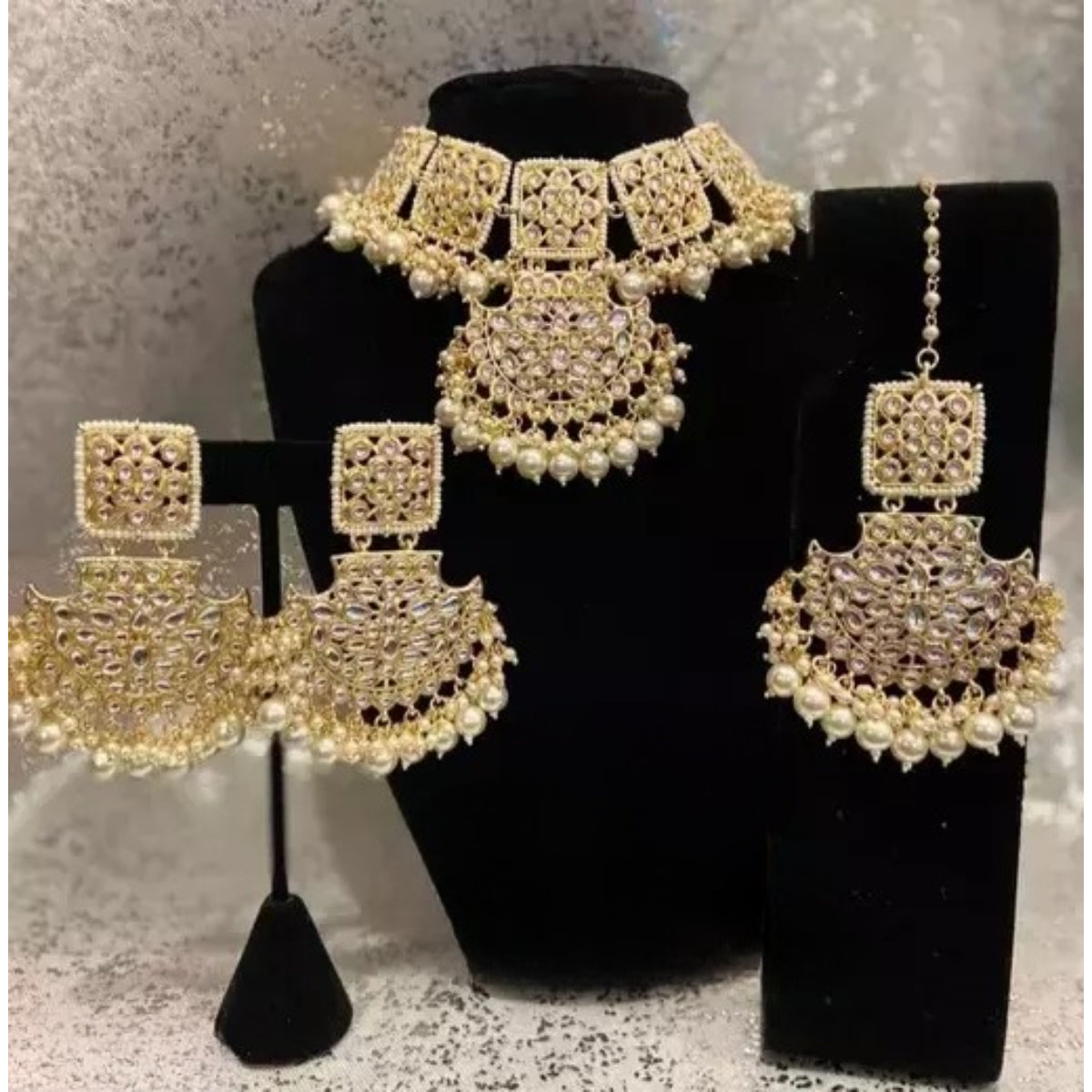 Luxury Kundan Pearl Choker Set, Maang Tikka & Earrings - Traditional Indian Wedding Jewelry Collection, Indian Jewelry (Set of 2)