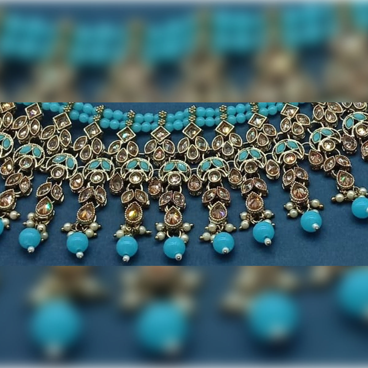 Turquoise Kundan Choker Necklace Set, Matching Earrings and Maang Tikka, Traditional Indian Wedding Jewelry (Set of 2)