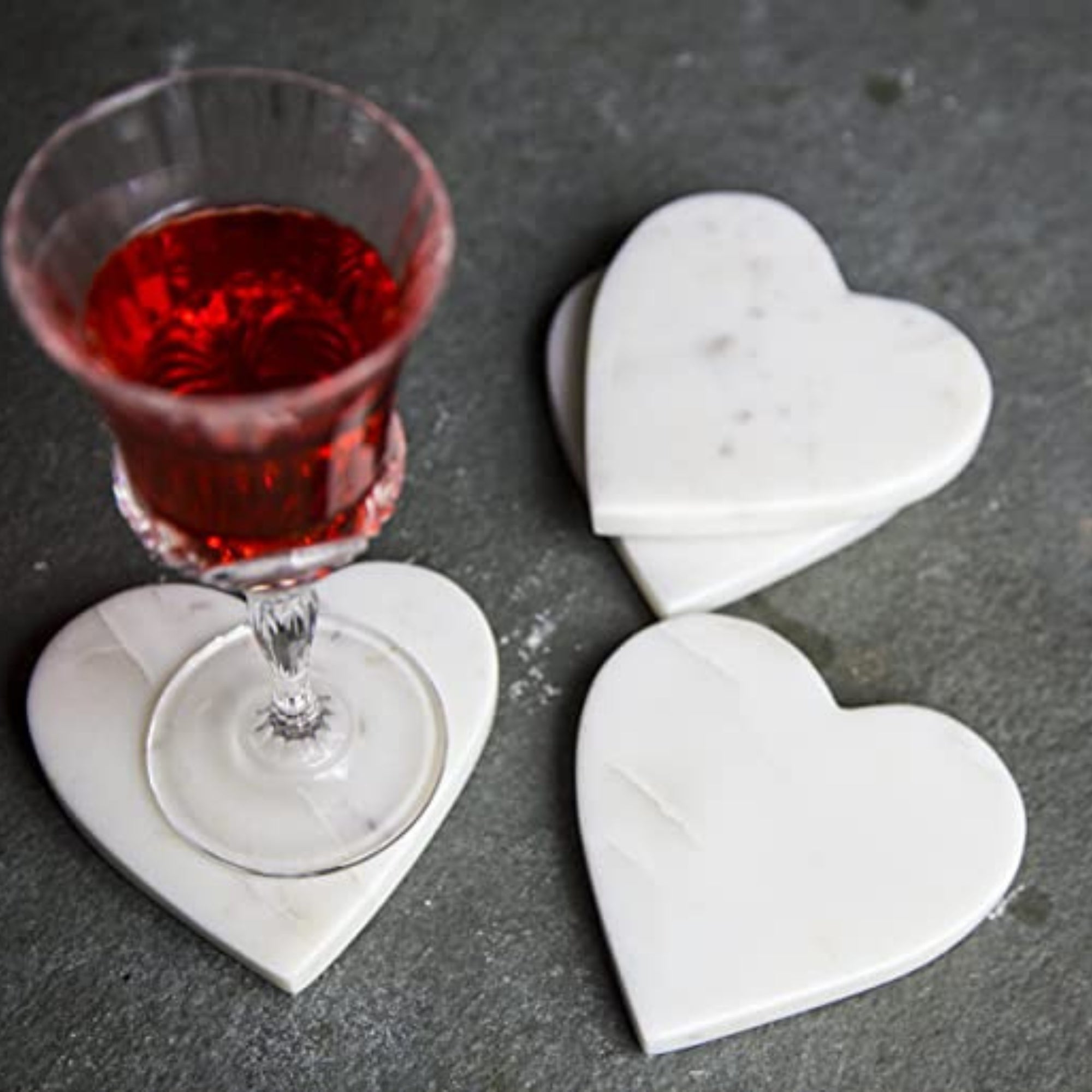 White Marble Heart Shape Coasters - Elegant Anti-Skid Heat-Resistant Home Accessories, Protect surfaces and Ideal for Serving Drinks, Coffee or Tea, (10x10 cm) Set of 4