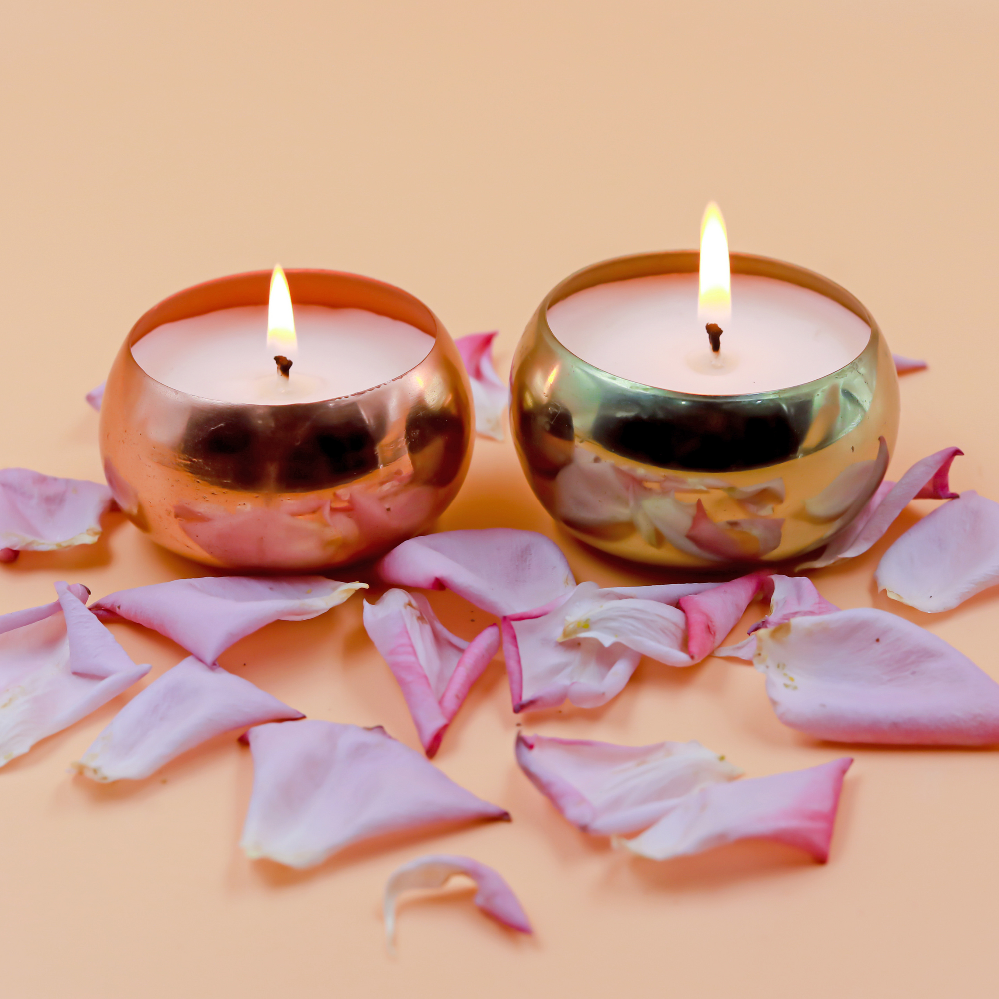 Rose Gold Coconut Soy Wax Candle with Elegant Glass Holder | Luxurious Candle with Golden Wax & Infused Essential Oils