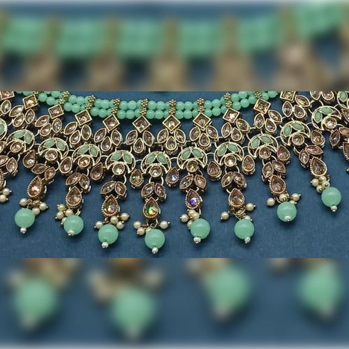 Mint Green Kundan Choker Necklace Set, Matching Earrings and Maang Tikka, Traditional Indian Wedding Jewelry (Set of 2)