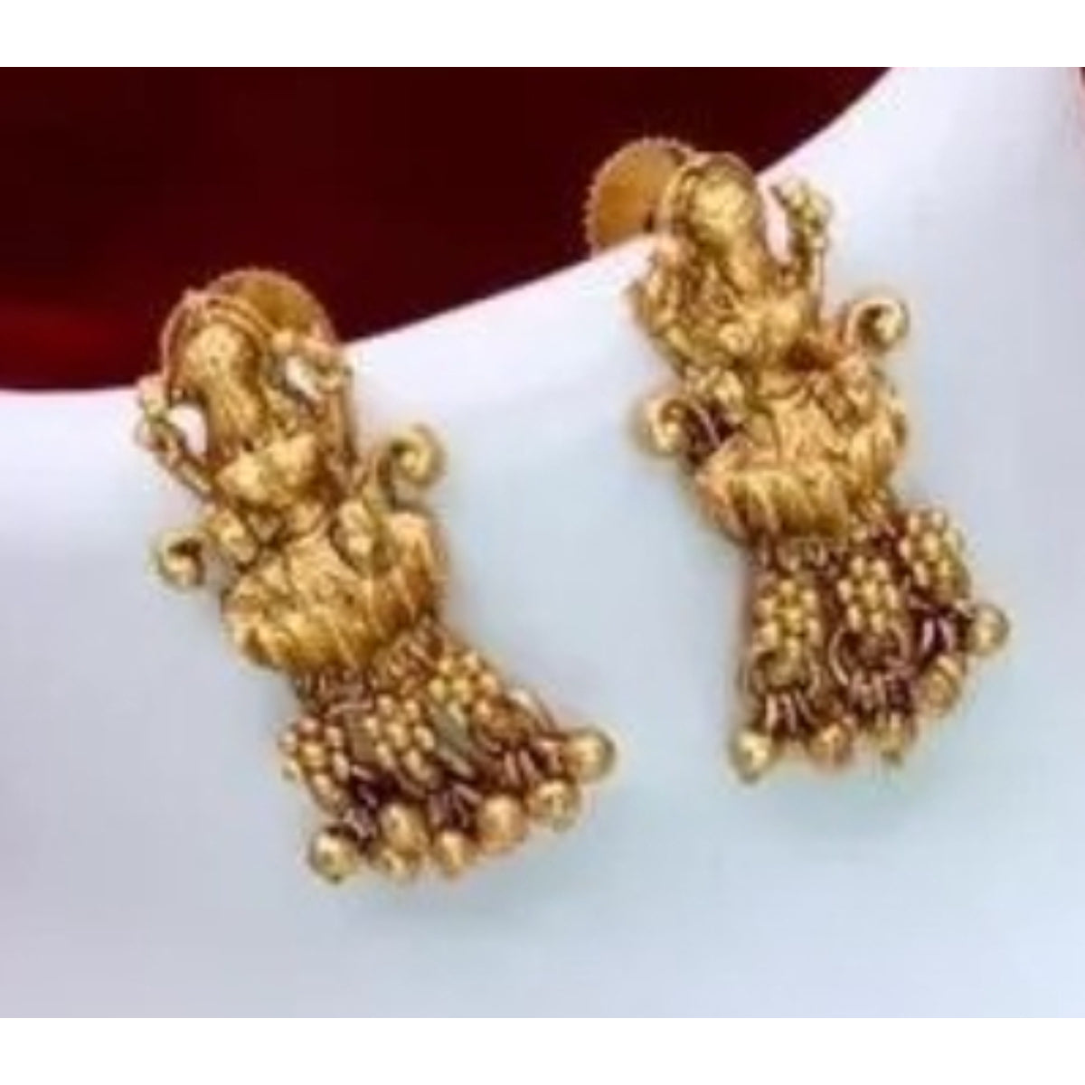 Exquisite Antique Gold Lakshmi Temple Jewelry Set - South Indian Bridal Necklace and Earrings, Traditional Indian Wedding Jewelry (Set of 2)