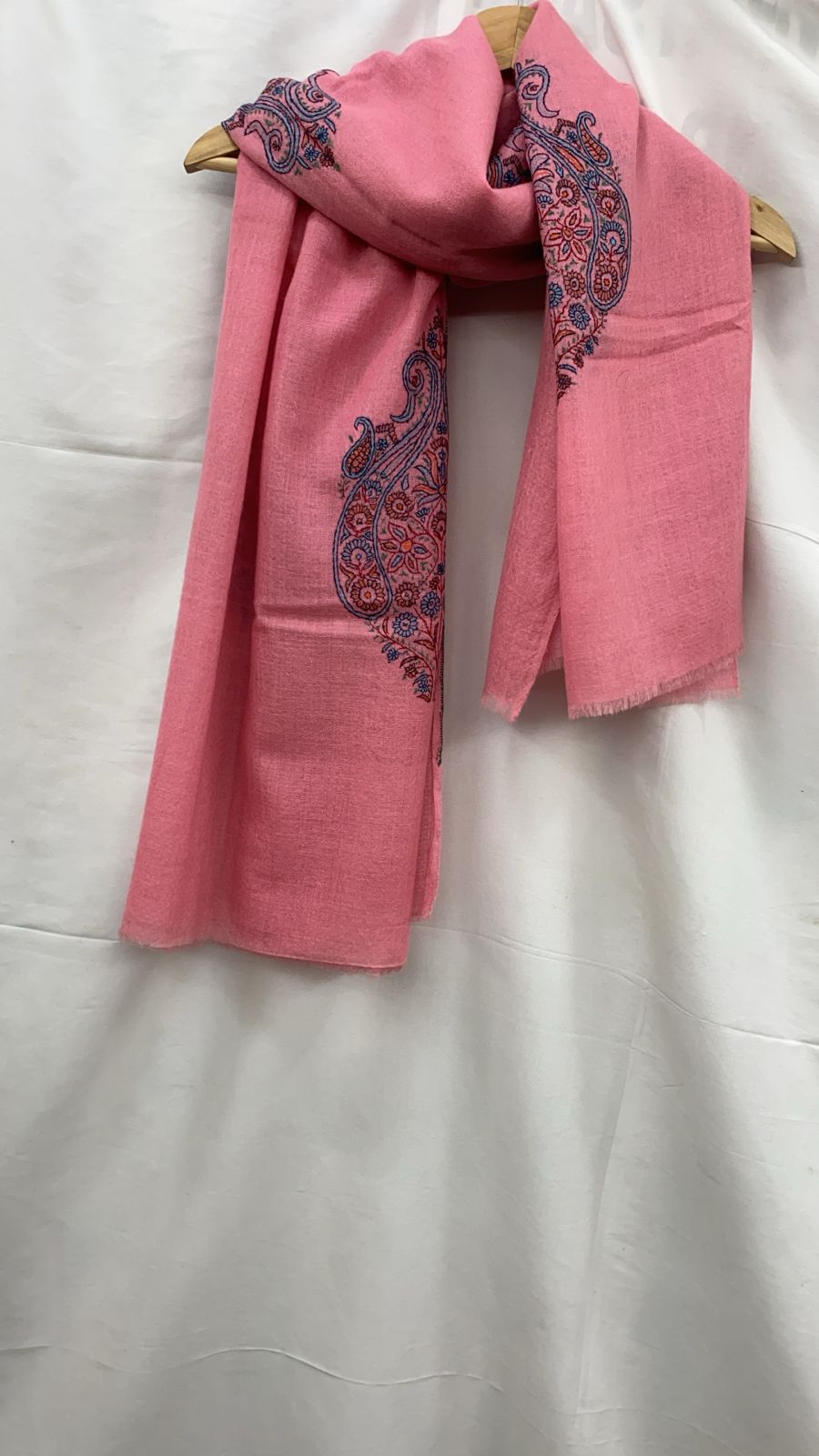 Pink Pure Pashmina Stole with Hand Woven Kashmiri Embroidery, Luxurious Pashmina Wrap for Winter, Exquisite Handcrafted Kashmir Embroidery, Timeless and Elegant Accessories (70 x 200 cm)