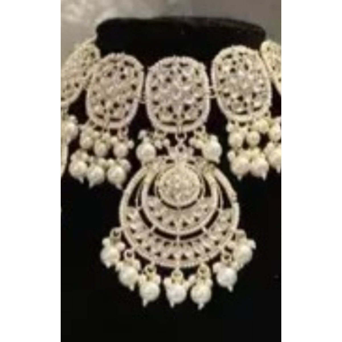 Luxurious White Kundan Choker Necklace Set, Earrings and Tikka - Bridal Jewelry Collection, Traditional Indian Wedding Jewelry (Set of 2)