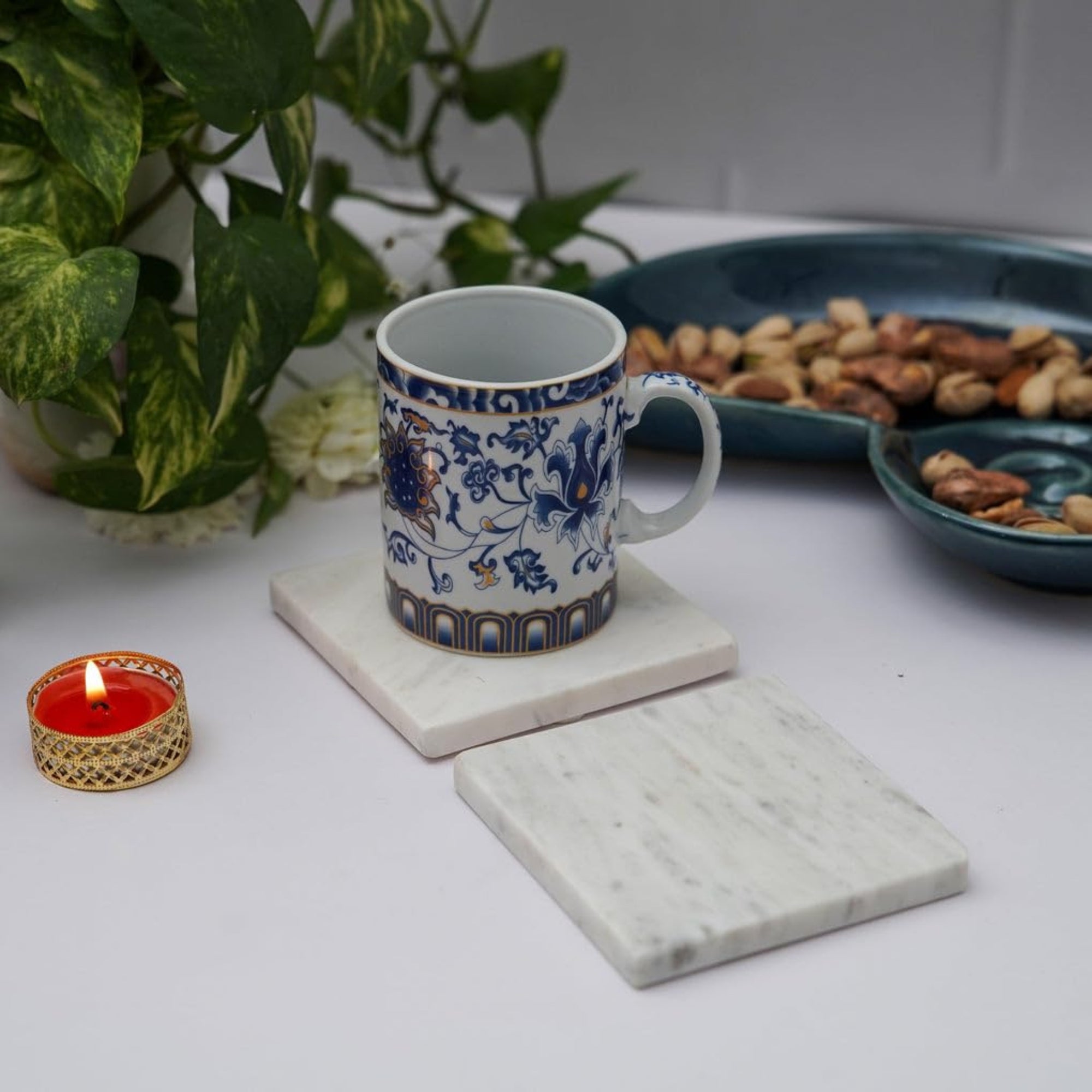 White Marble Square Coasters - Elegant Anti-Skid Heat-Resistant Home Accessories, Protect Surfaces, Ideal for Serving Drinks, Coffee or Tea (10x10 cm ) Set of 4