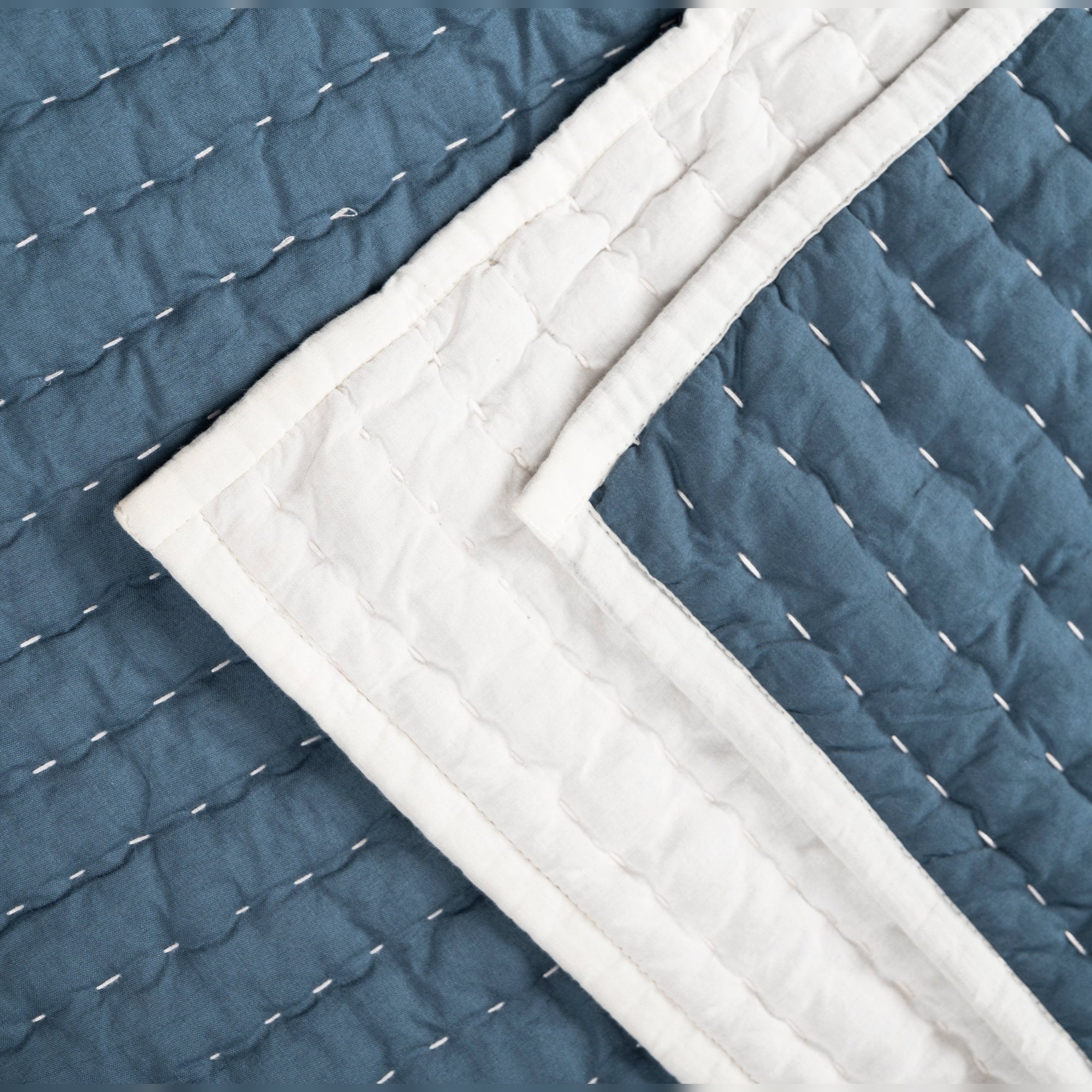 Aqua Sky Cotton Reversible Quilt, Handcrafted with Organic Cotton, Lightweight and Soft, Perfect for Year-Round Use, Complete the Look with Coordinating Quilted Pillow and Cushion Covers, Luxury Bedding Set (1 Quilt + 2 Pillow Covers)