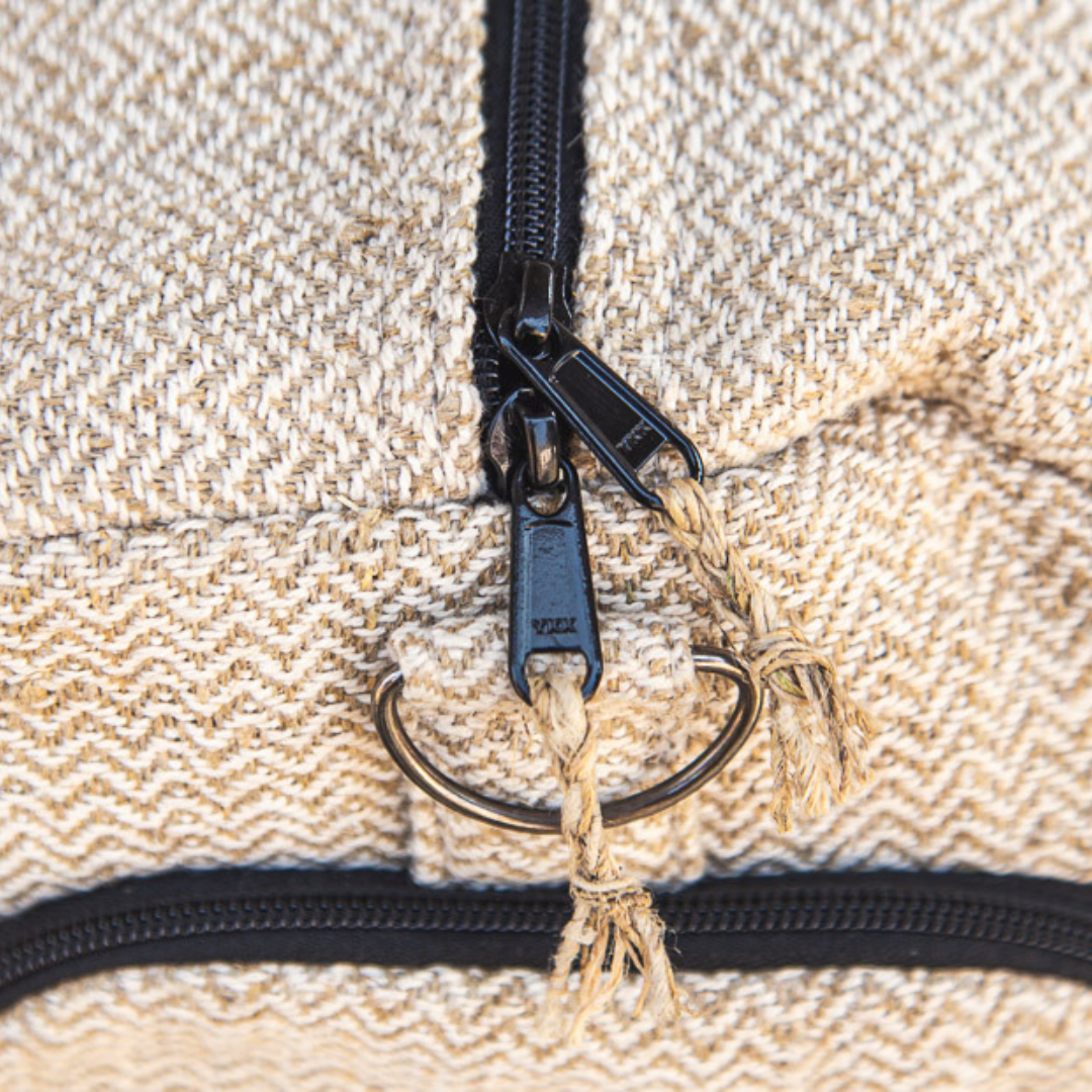 Close-up of the durable zipper on an eco-friendly hemp duffle bag, highlighting its sustainable and sturdy construction.