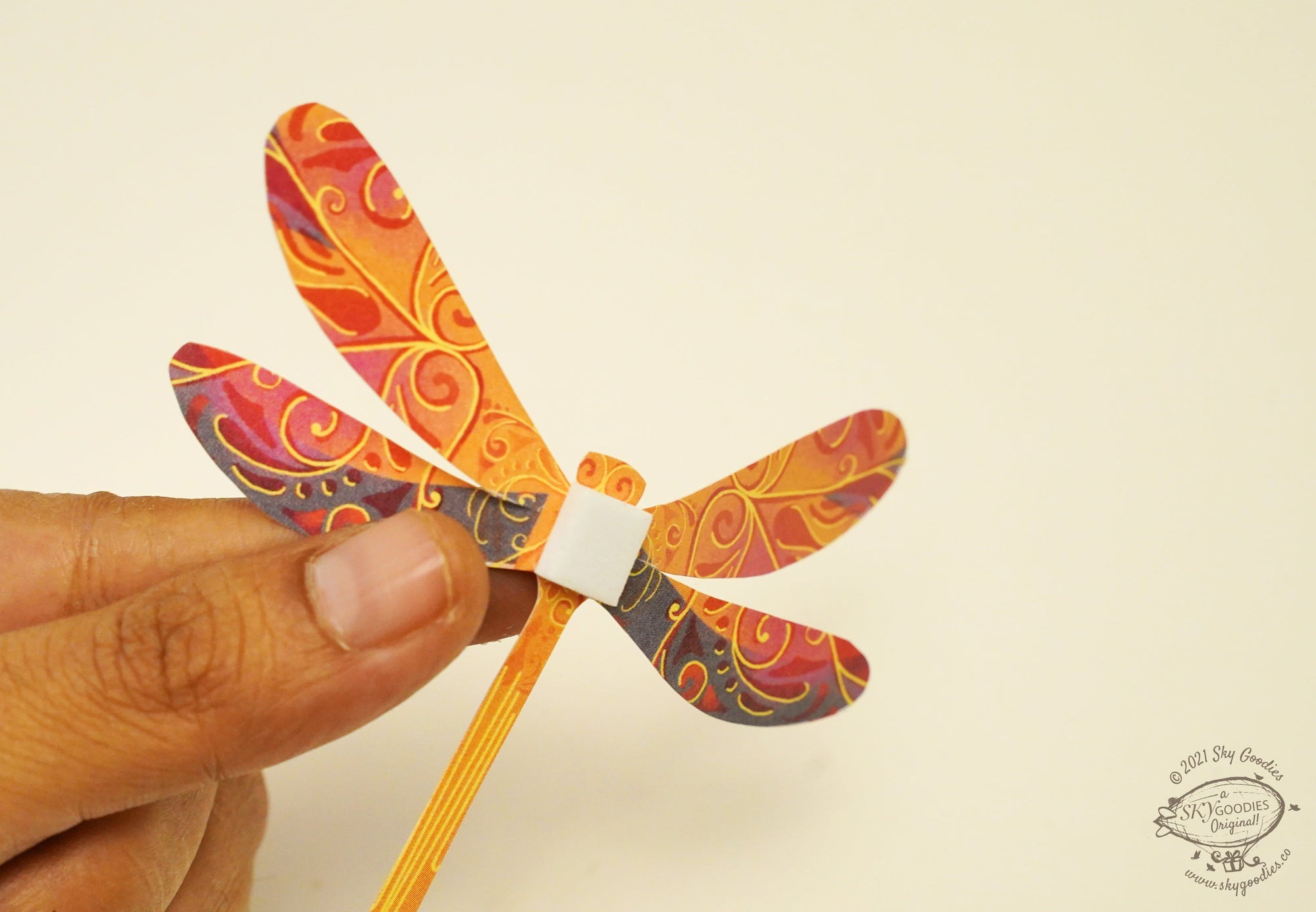 Decorative Paper Dragonflies, Lightweight, Decorative Accent, Ideal for Party DÃ©cor, Enhances Lighting Ambiance (Set of 24)