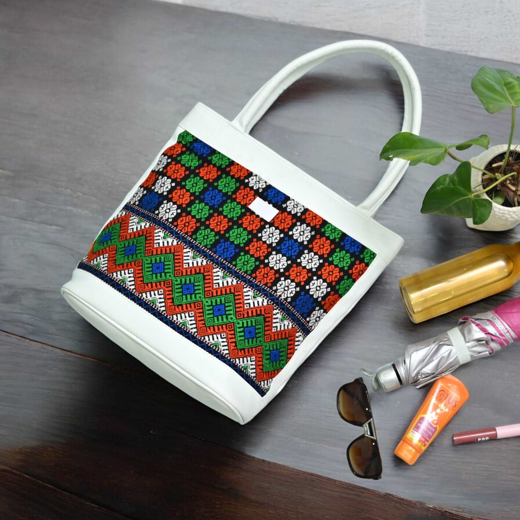 Colorful Chic Tote (White)