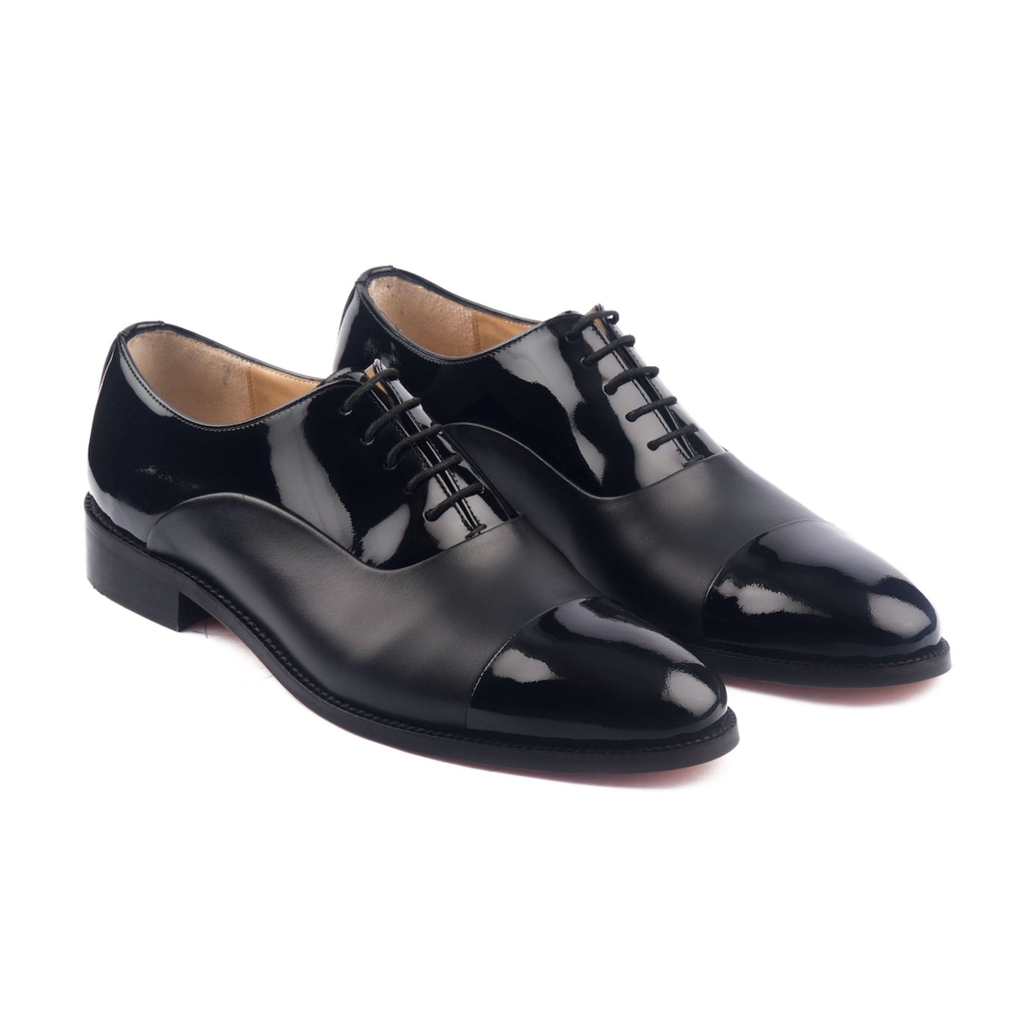 Chaussures à lacets en cuir Douglas Black Tux