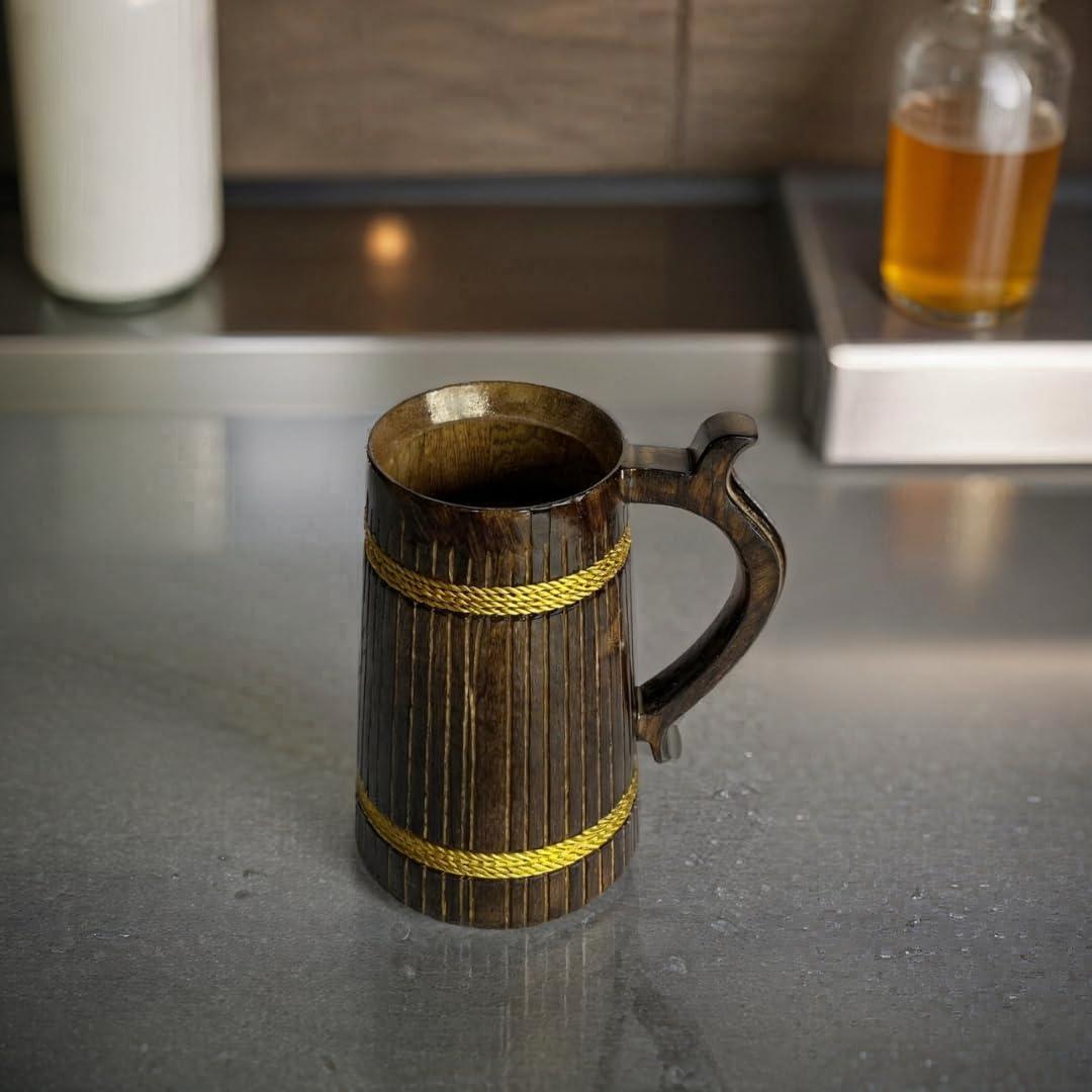 Barrel-shaped wooden beer mug with 500ml capacity. Features a dark wood finish and gold bands.